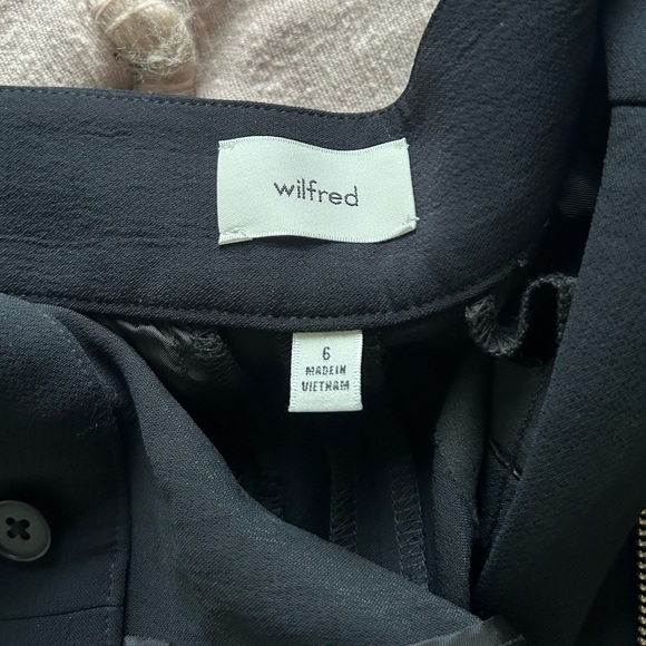 Aritzia Flares pant - Picture 2 of 4